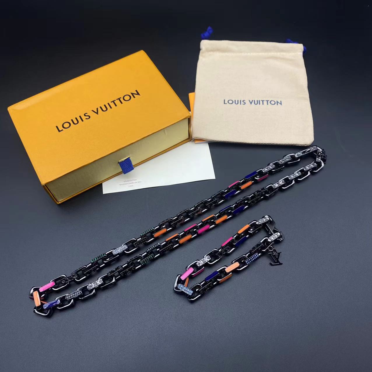 158 RMB Bracelet / 188 RMB Necklace