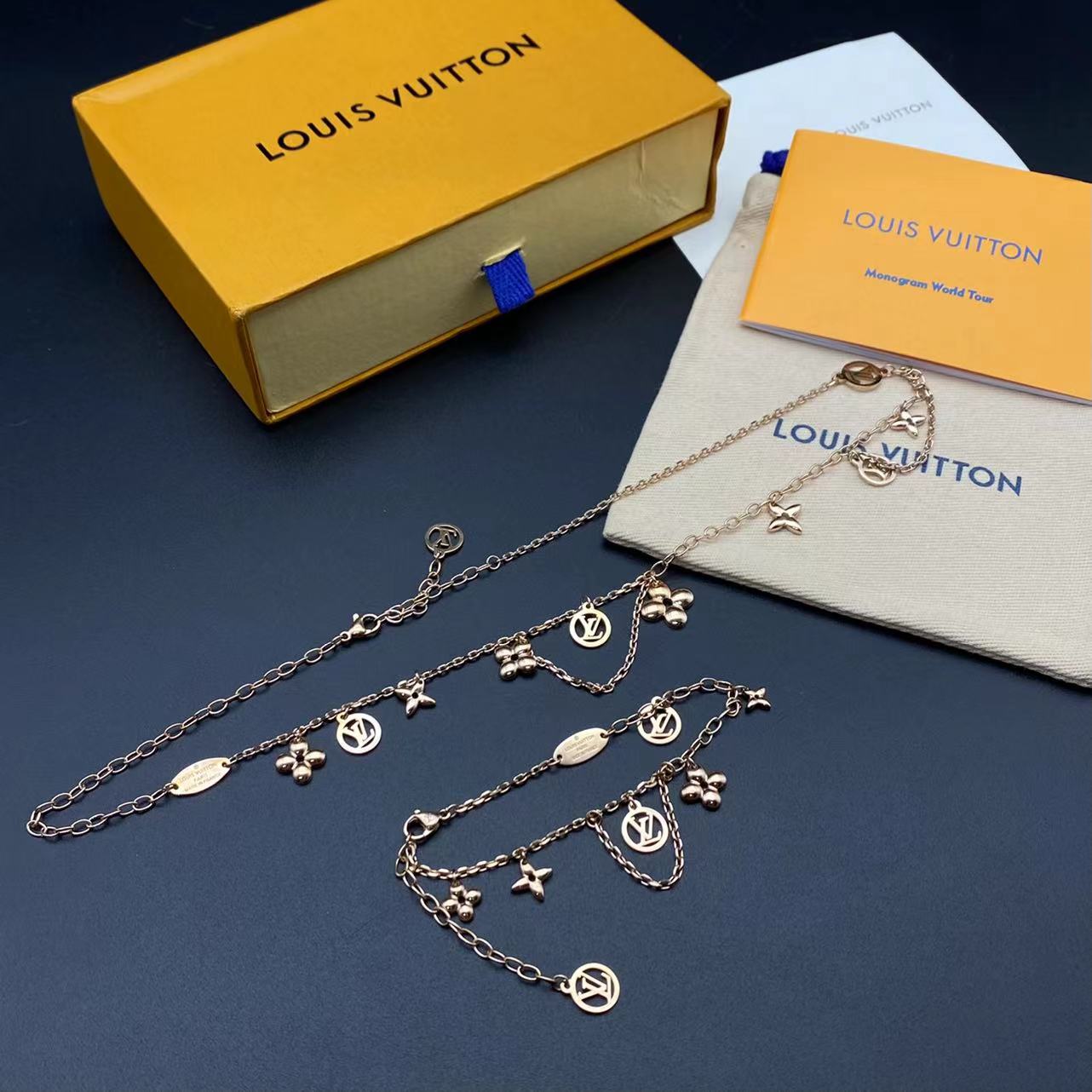 138 RMB Bracelet / 158 RMB Necklace