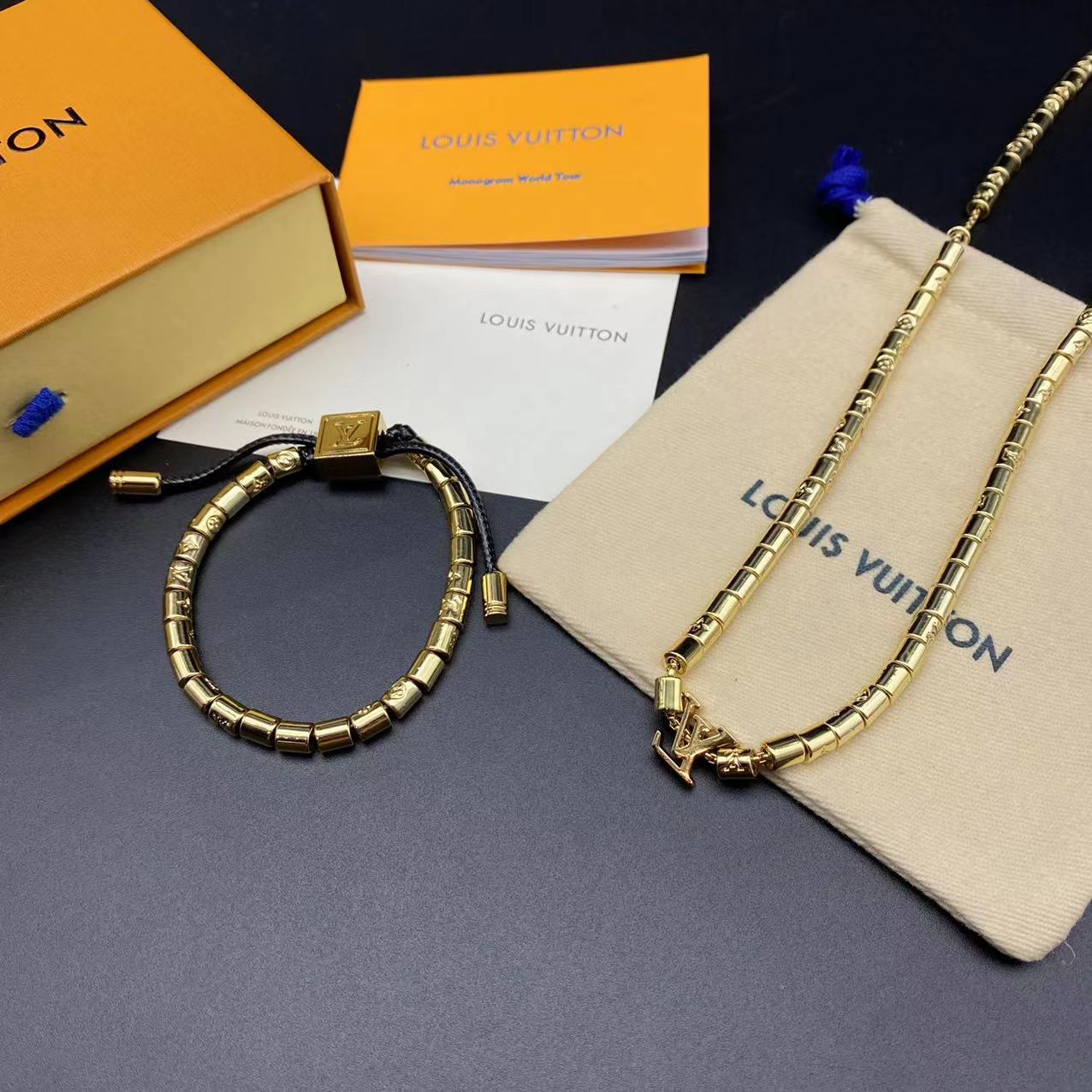 168 RMB Necklace - Bracelet 128 RMB