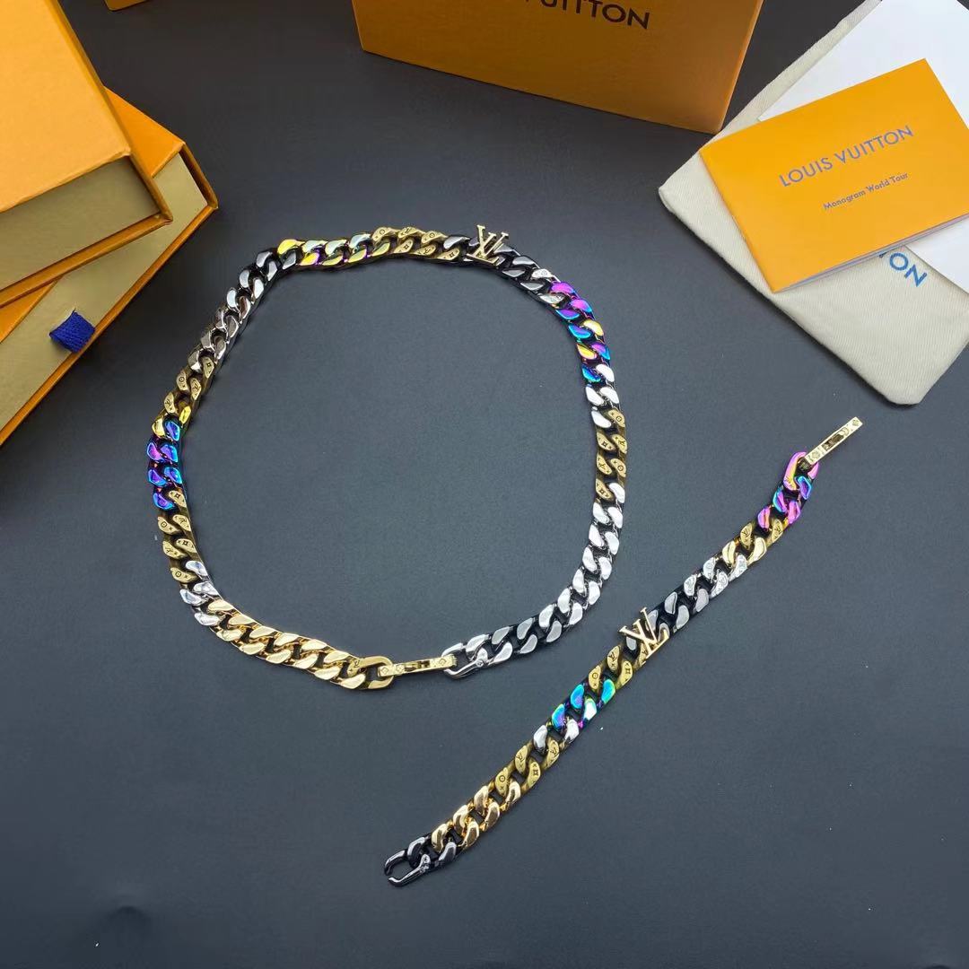 138 RMB / 208 RMB Necklace