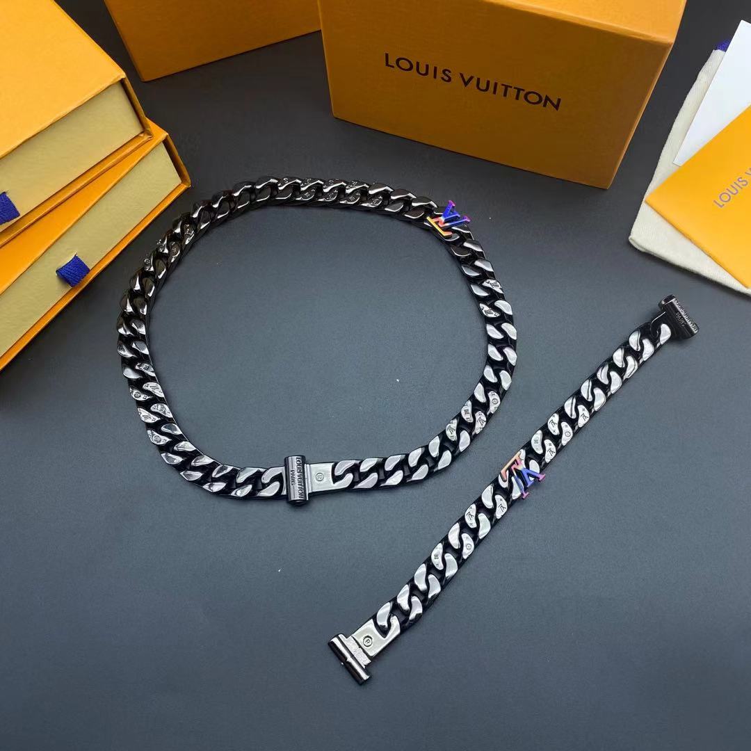 138 RMB / 208 RMB Necklace