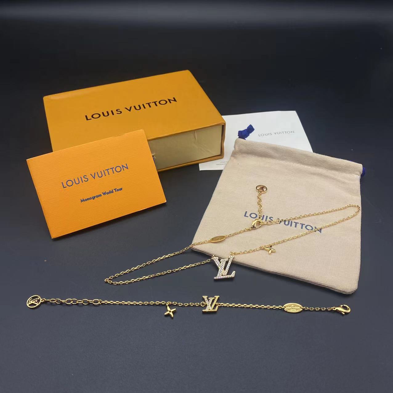 138 RMB Bracelet / 158 RMB Necklace