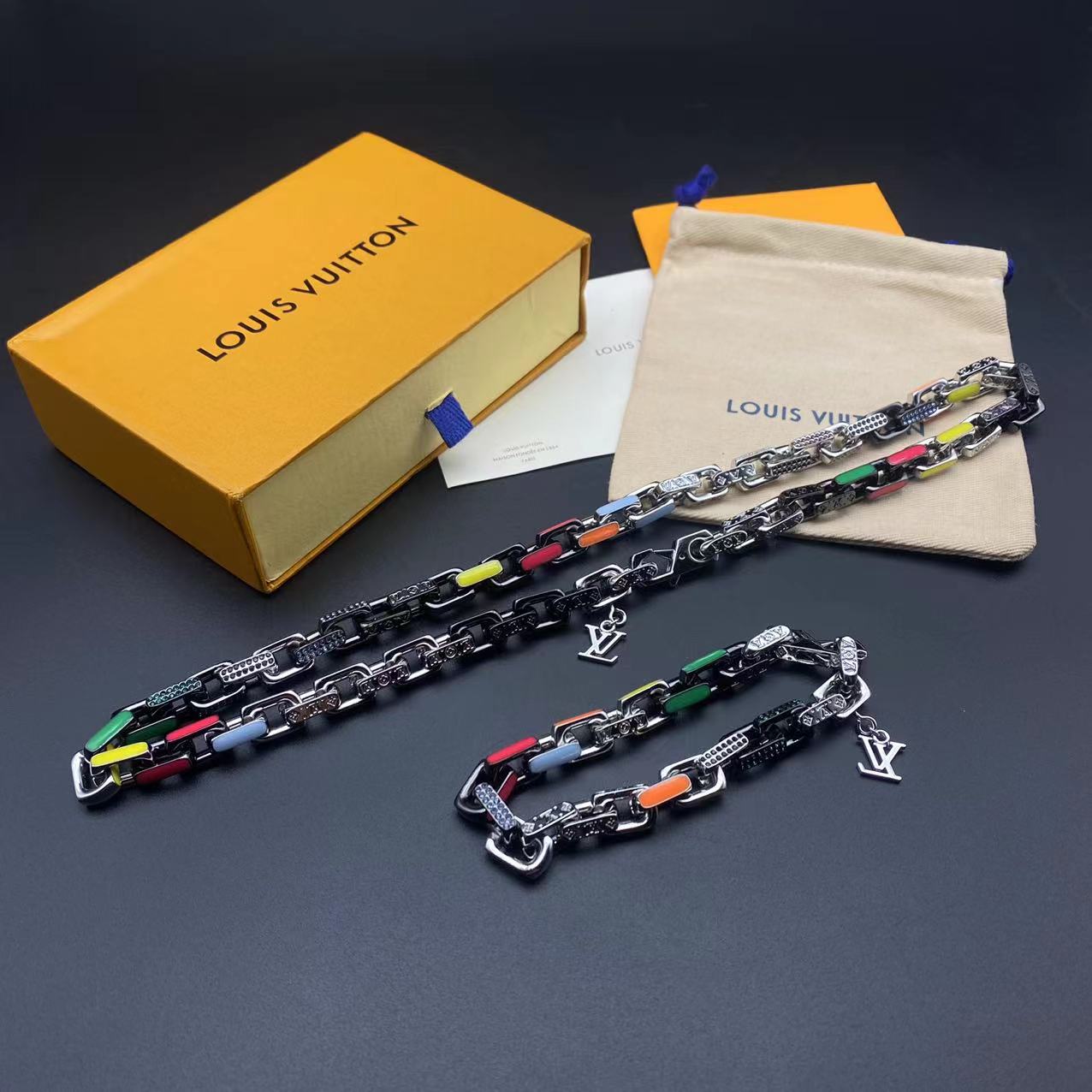 158 RMB Bracelet / 188 RMB Necklace